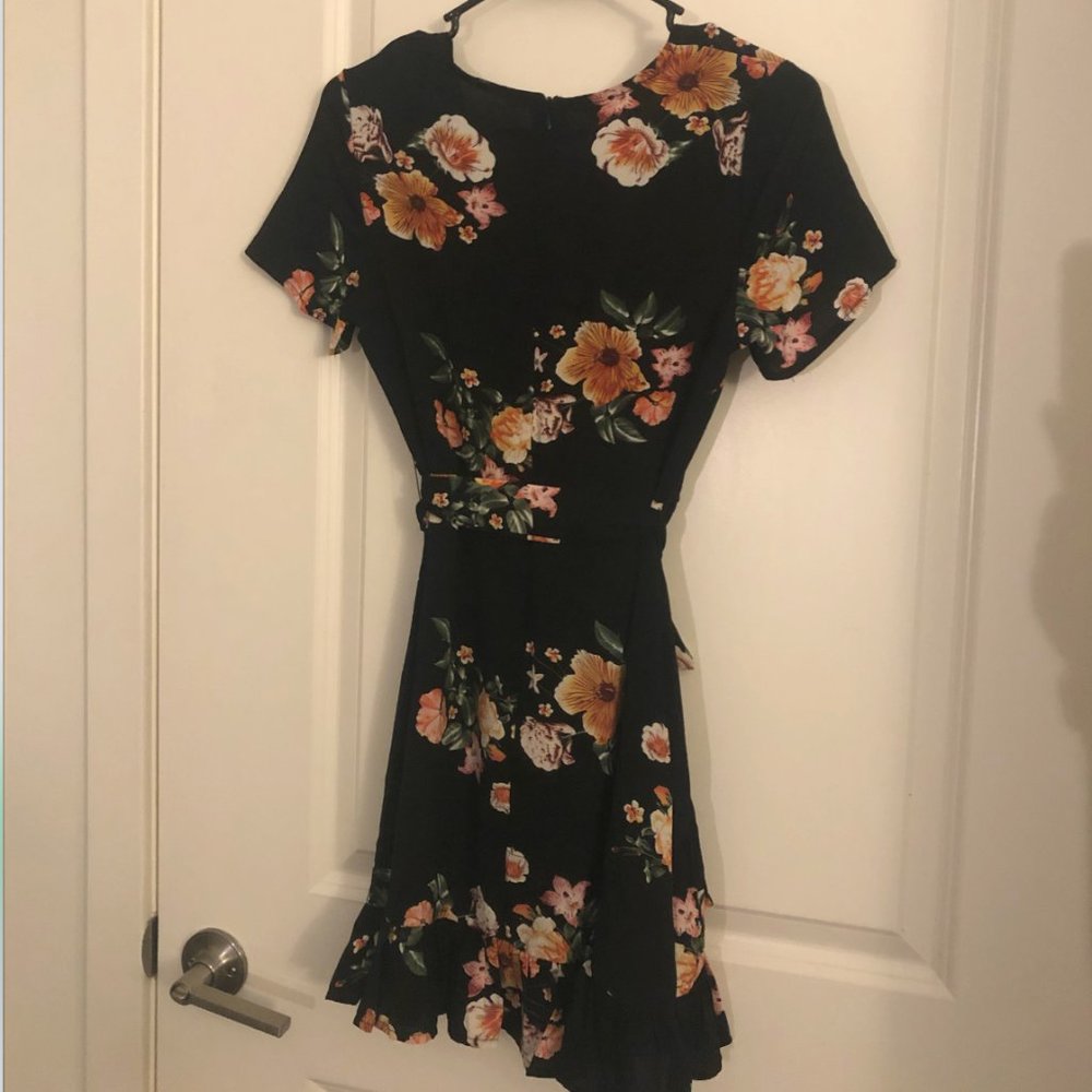 Deep V-Neck Floral Print Mini Dress - Picture 8 of 9